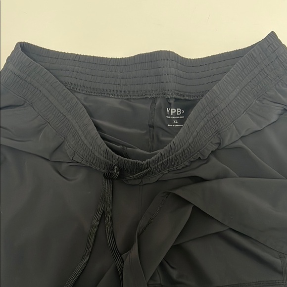 Abercrombie & Fitch YPB Black Lined Athletic Shorts - Size XL - Picture 3 of 7